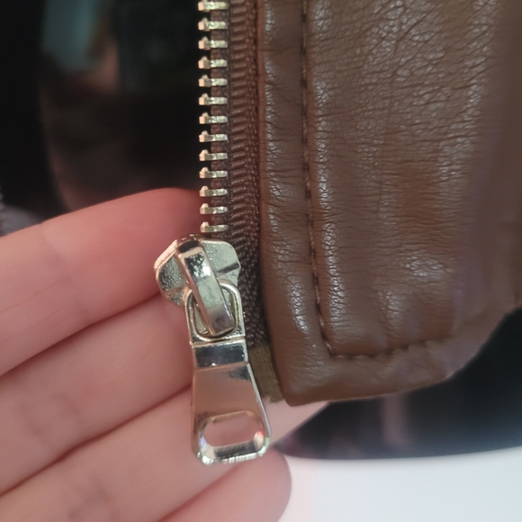 Chic Brown Leather Jacket with Silver Zipper - Picture 3 of 8